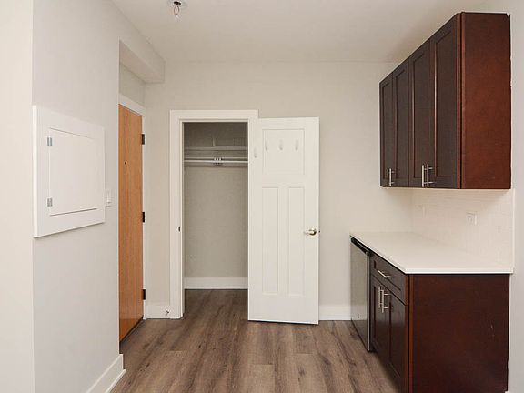 3rd image of 725 Saint Johns Ave APT 4A