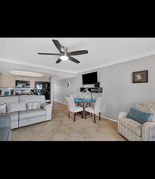 4410 Warren Ave #407 — Photo 2