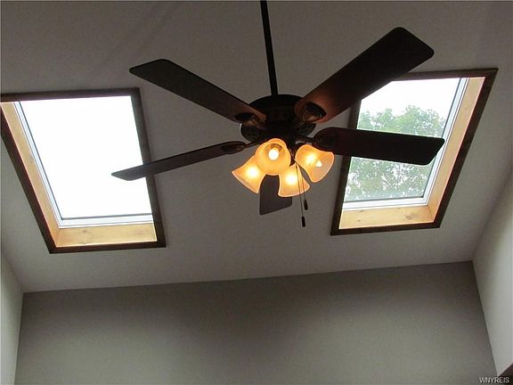 4th image of 3040 Larry Ct