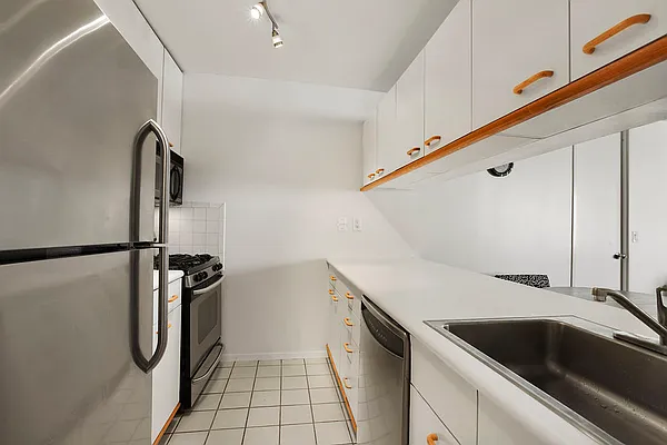 Sold by Corcoran | media 3
