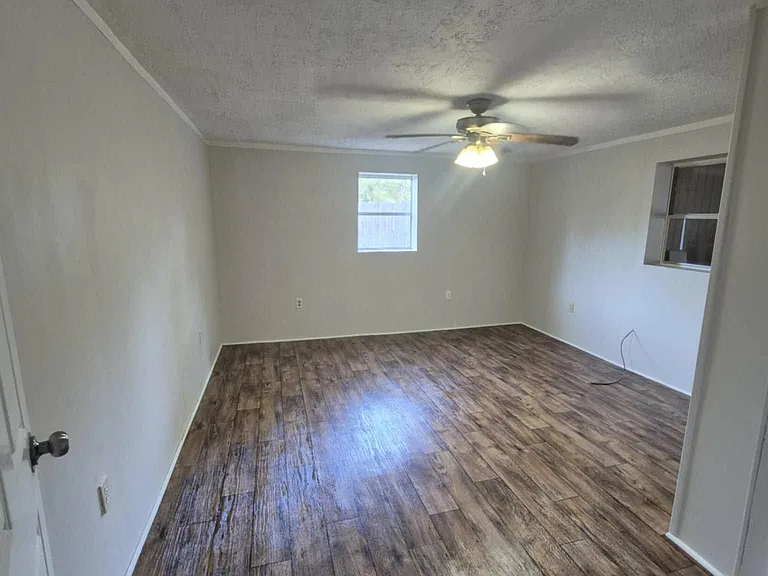 Large Bed room #1
