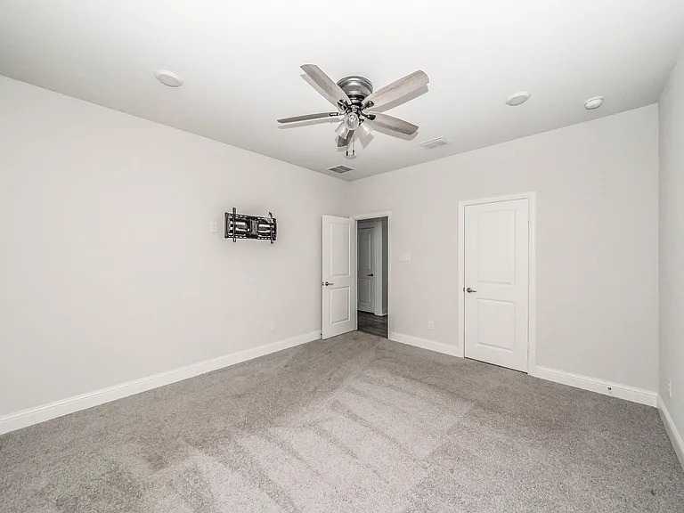 727 Mahogany Ln — Photo 19