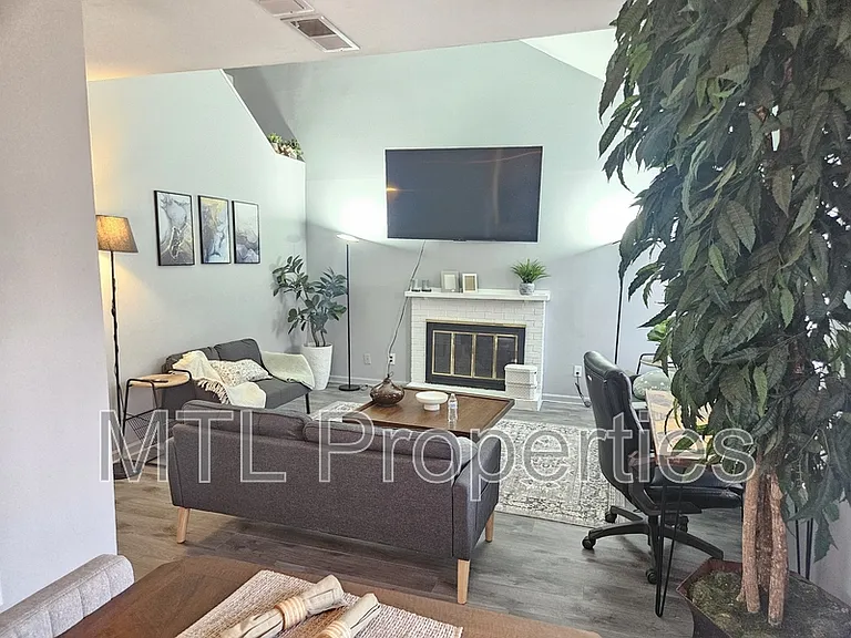 11526 Turn Stone Ct #1 — Photo 5