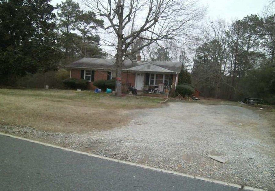 2nd image of 3807 Country Club Rd