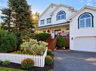 10 Blanchard Cres, Halifax, NS B4A 4C5
