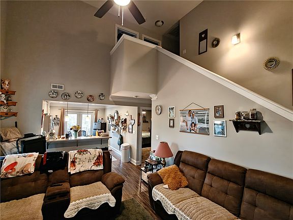 5th image of 106 Gate Ct