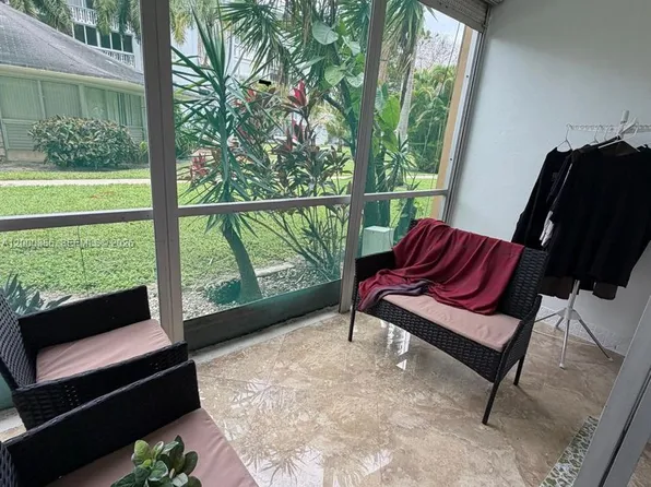 219 NE 14th Ave APT 101, Hallandale, FL 33009