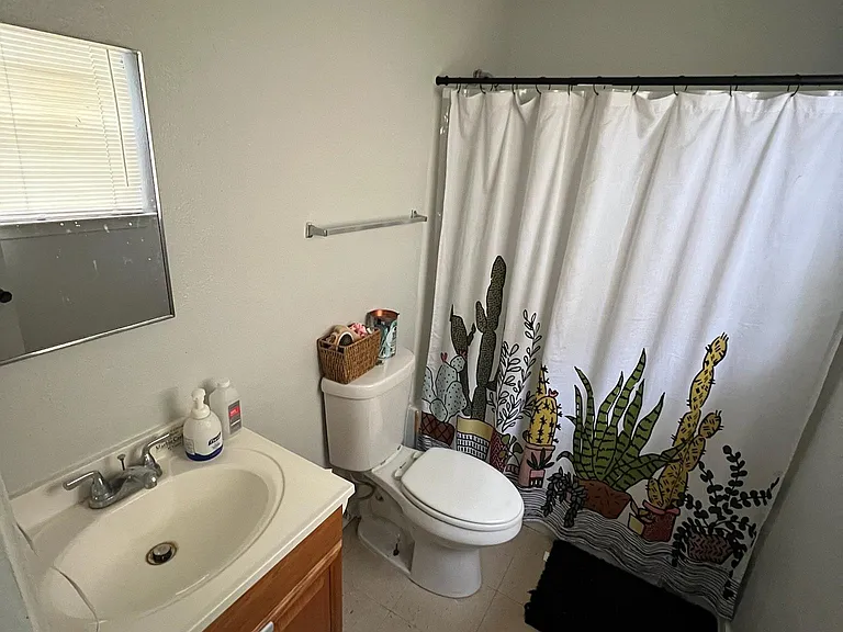 1034 Luling Estates Dr — Photo 9