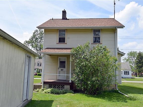 3rd image of 1017 Willard Ave SE