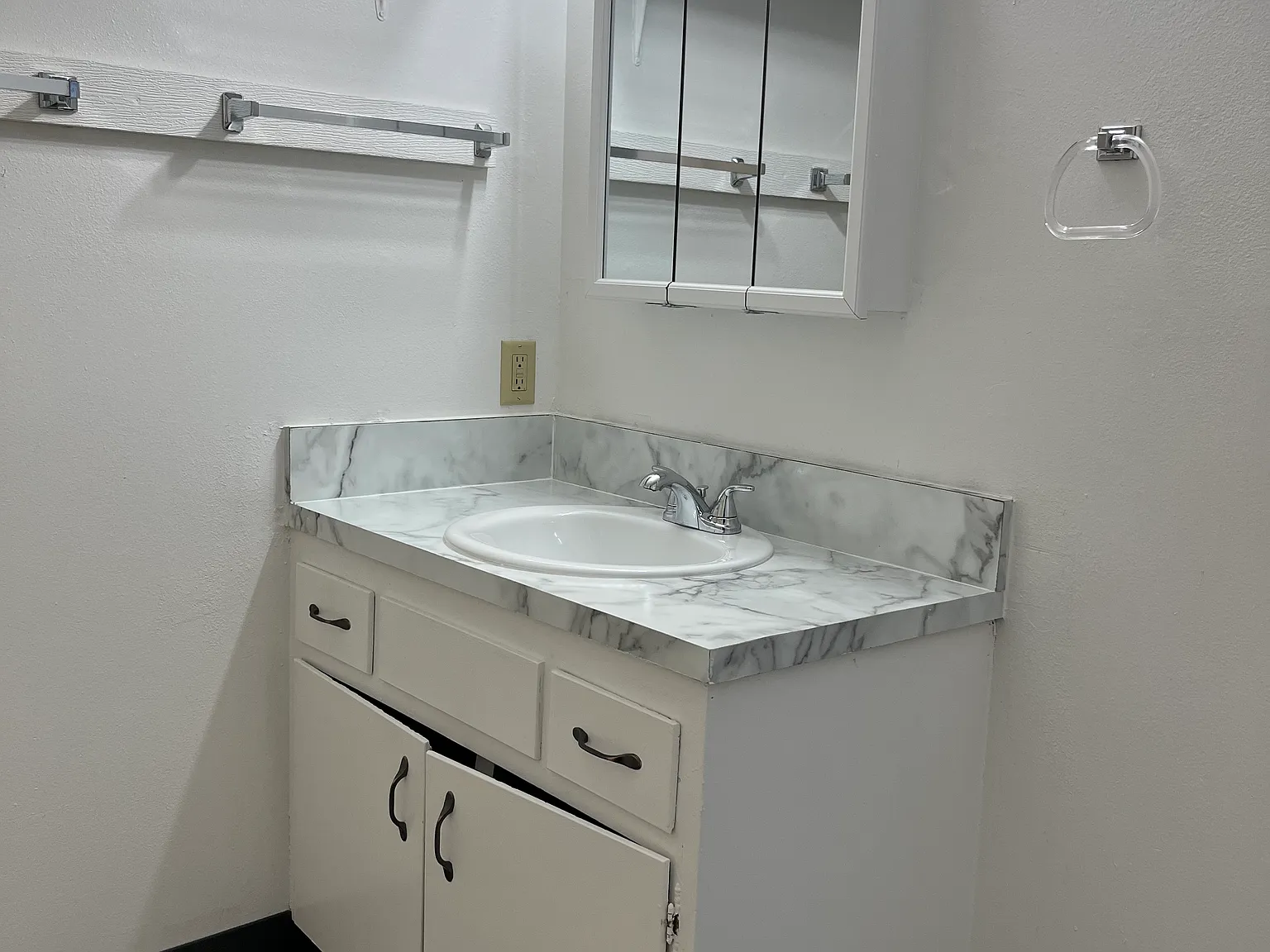 1 bed, 750 sqft, $895 — Photo 1
