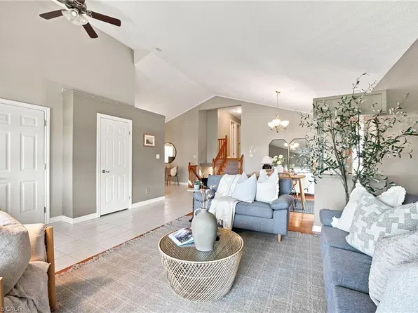 546 Jerseyville Rd W, Hamilton, ON L9G 3L5