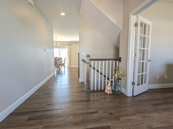 1617 Oliger Dr, Mahomet, IL 61853