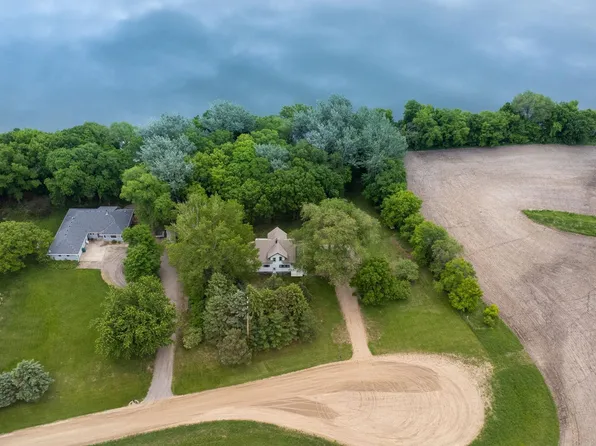 23532 Pilot Ct, Hutchinson, MN 55350