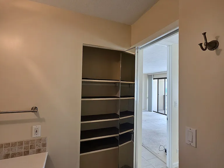 2140 Kuhio Ave #2407 — Photo 4
