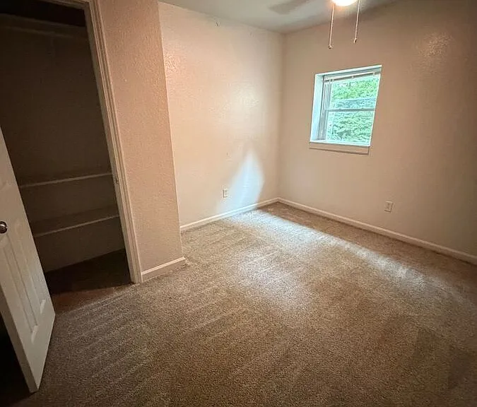 301 E Kansas St — Photo 31