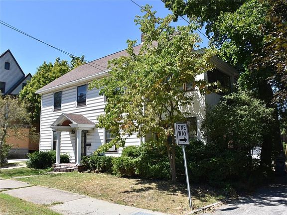 3rd image of 902 Liberty St