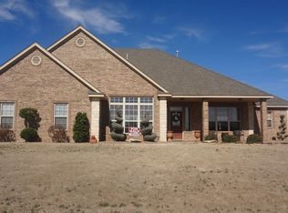 2 NW Lakewood Dr, Lawton, OK 73505