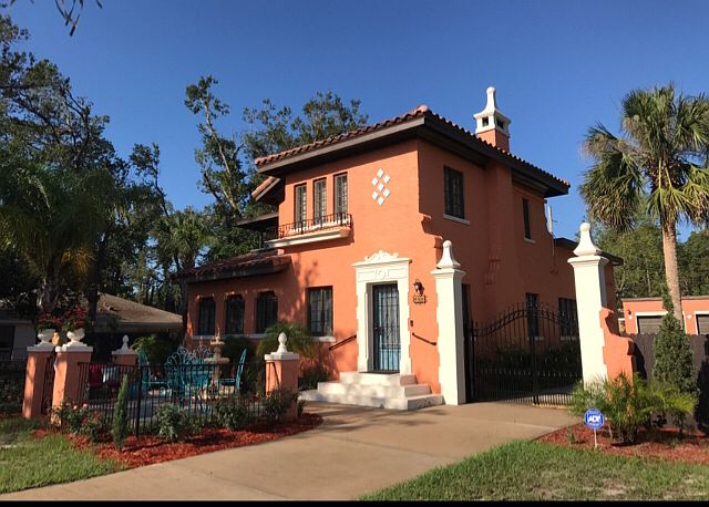 1st image of 686 Cordova Ave