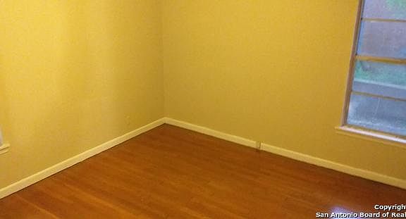 5th image of 231 Montfort Dr