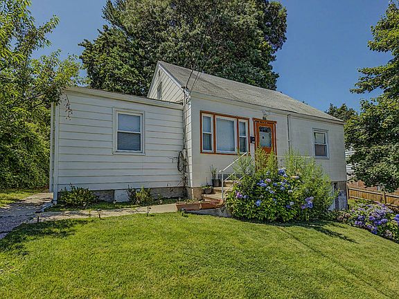 3rd image of 97 Portland Pl