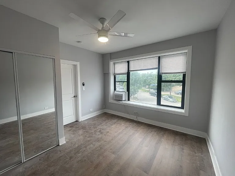 4393 N Elston Ave #4393-5 — Photo 5