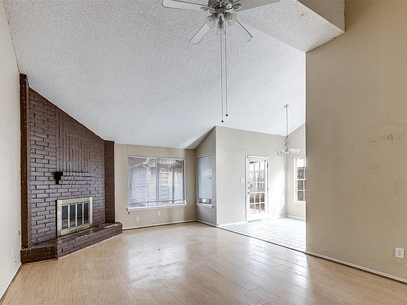 3rd image of 24010 Landing Way Dr