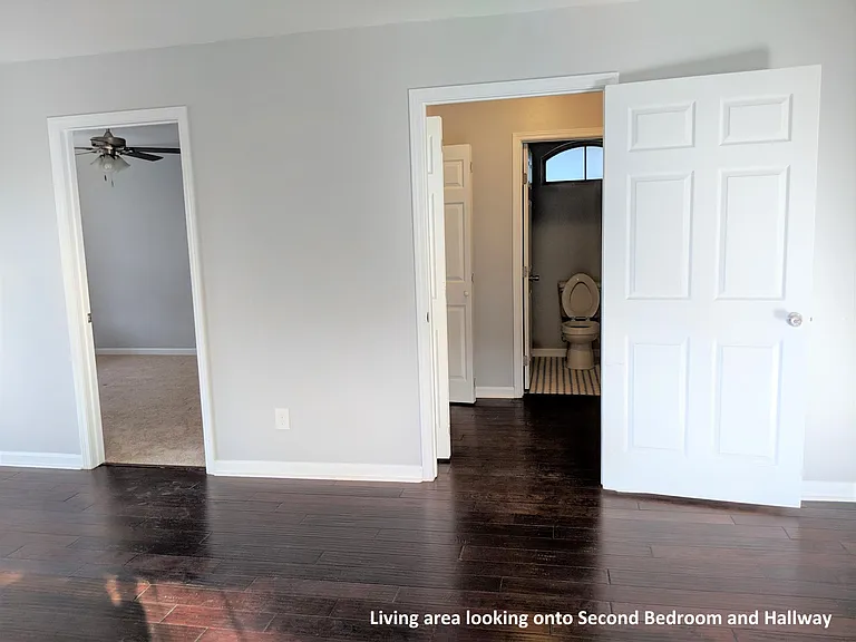 910 W Hill St — Photo 22