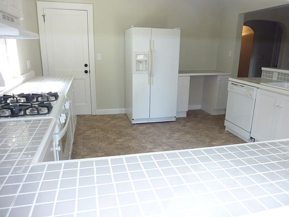 4th image of 2317 Oakland Blvd NW