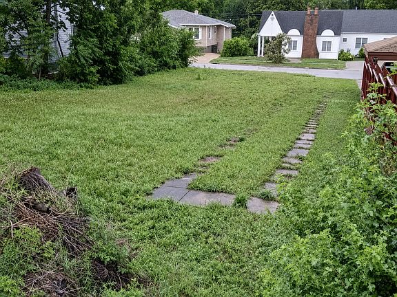 3rd image of 517 W 7th Ave
