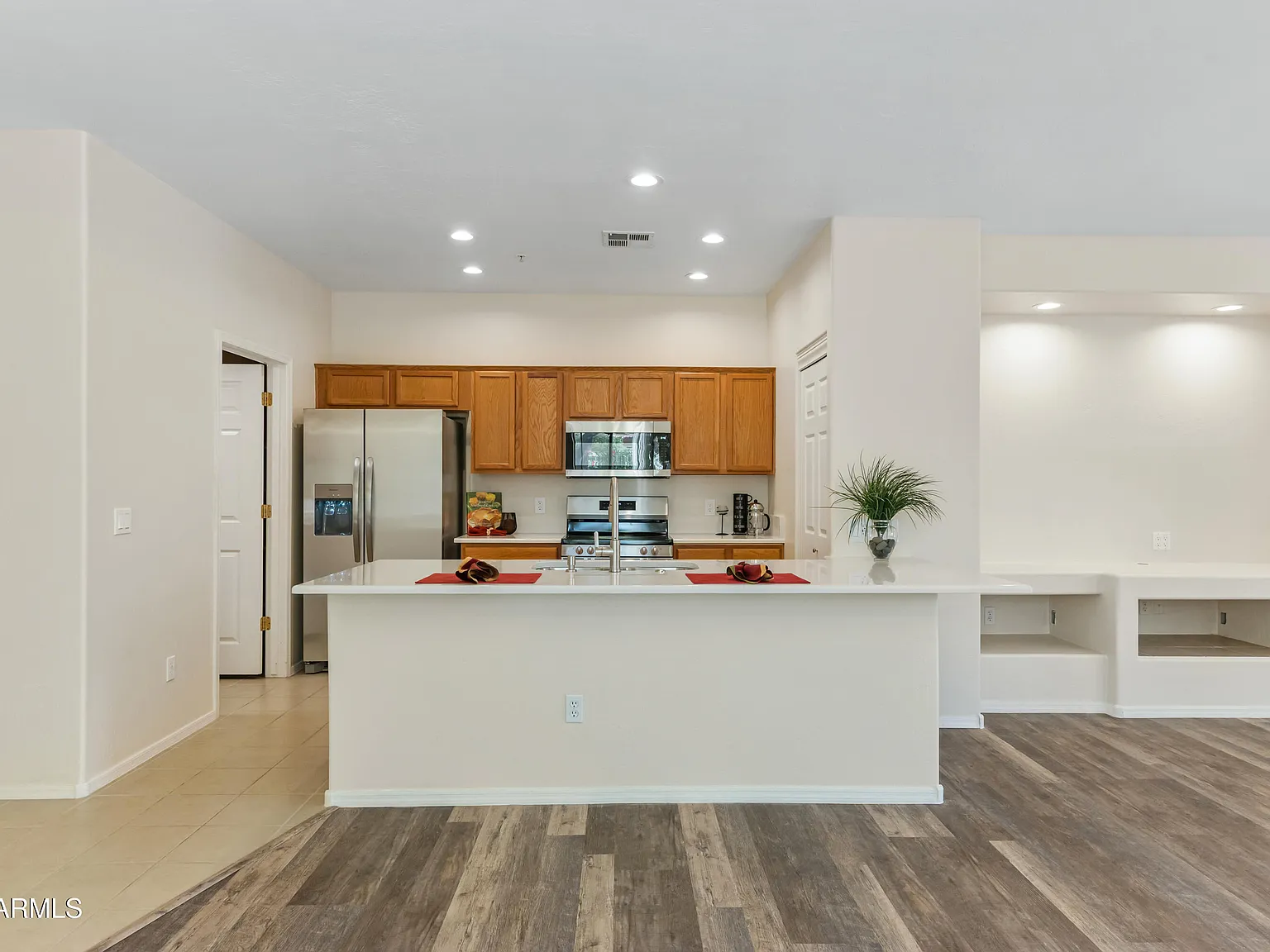 2 bed, 2.0 bath, 1301 sqft, $2,750 — Photo 4