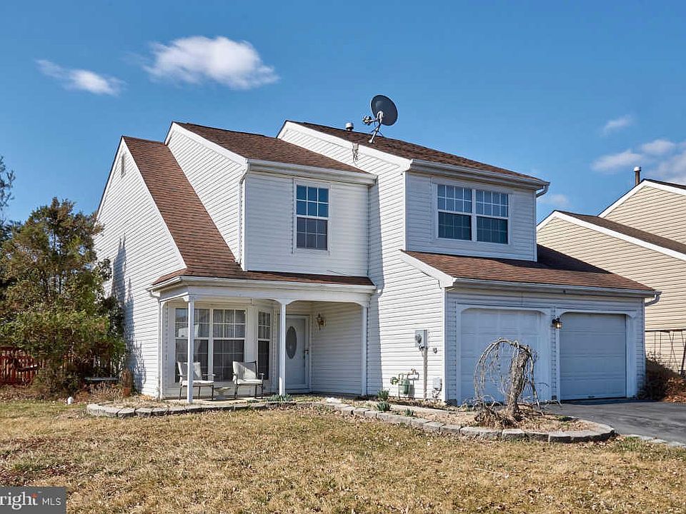 1st image of 4 Bailly Dr