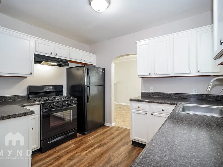 1630 Elaine Rd — Photo 9