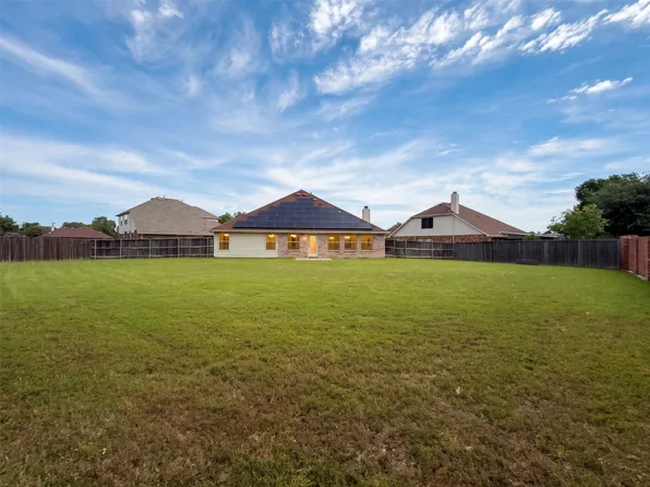 1435 Fleetwood Cove Dr, Grand Prairie, TX 75052