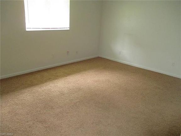 4th image of 1423/1425 SE 24th Ave