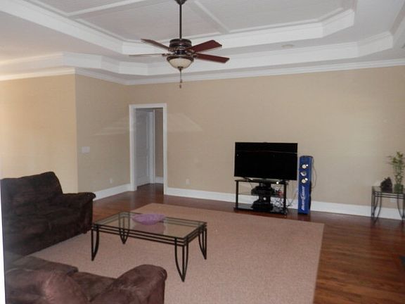 4th image of 411 Tanglewood Dr