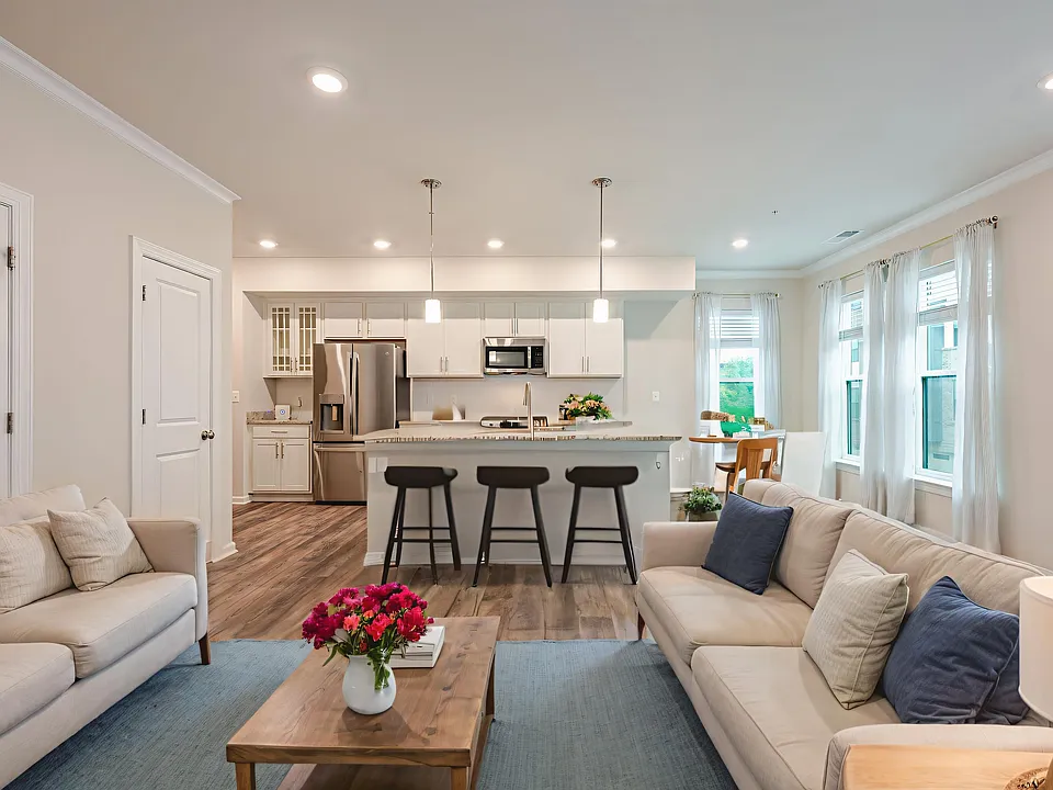 2401 Stella Pl