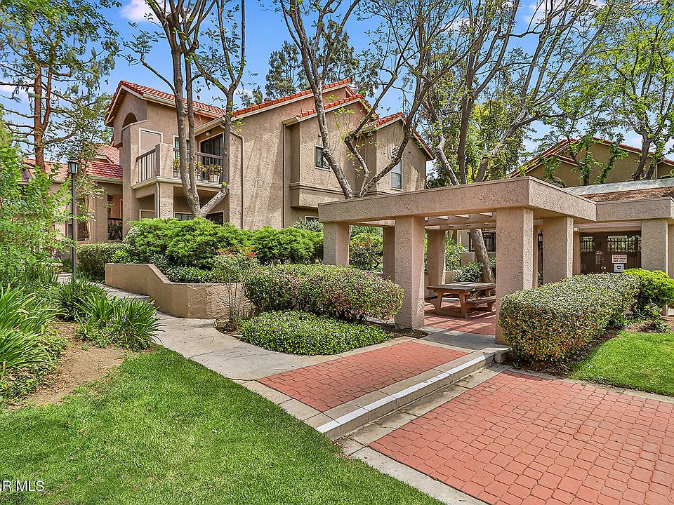 1st image of 2384 Archwood Ln Unit 13