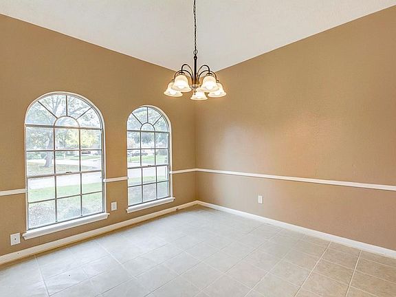 5th image of 6722 Brittany Park Ln