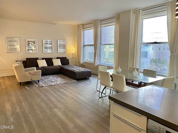2nd image of 215 W 7th St APT 402