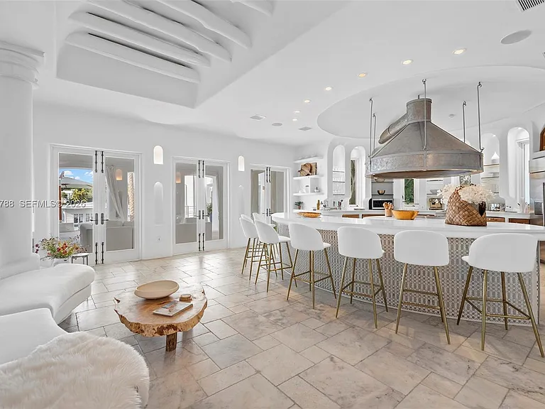 24 S Hibiscus Dr — Photo 17
