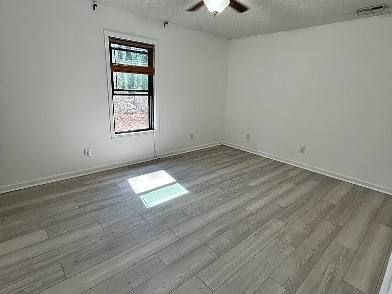 9708 Ali Ct — Photo 12