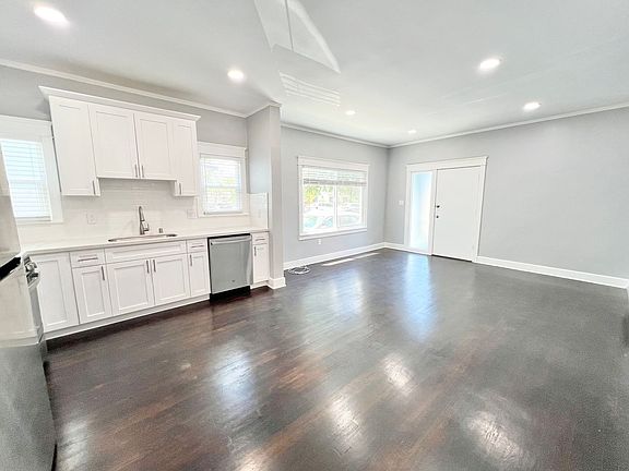 4th image of 1420 E 1st St #1420