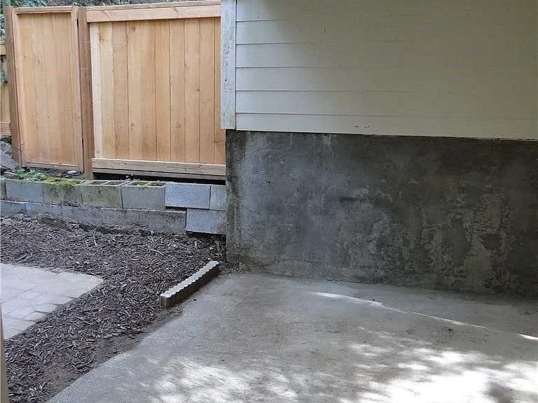 1301 NW Slate Ln #103 — Photo 11