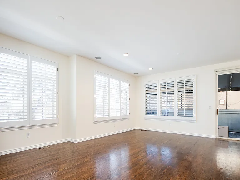 335 N Josephine St #A — Photo 16