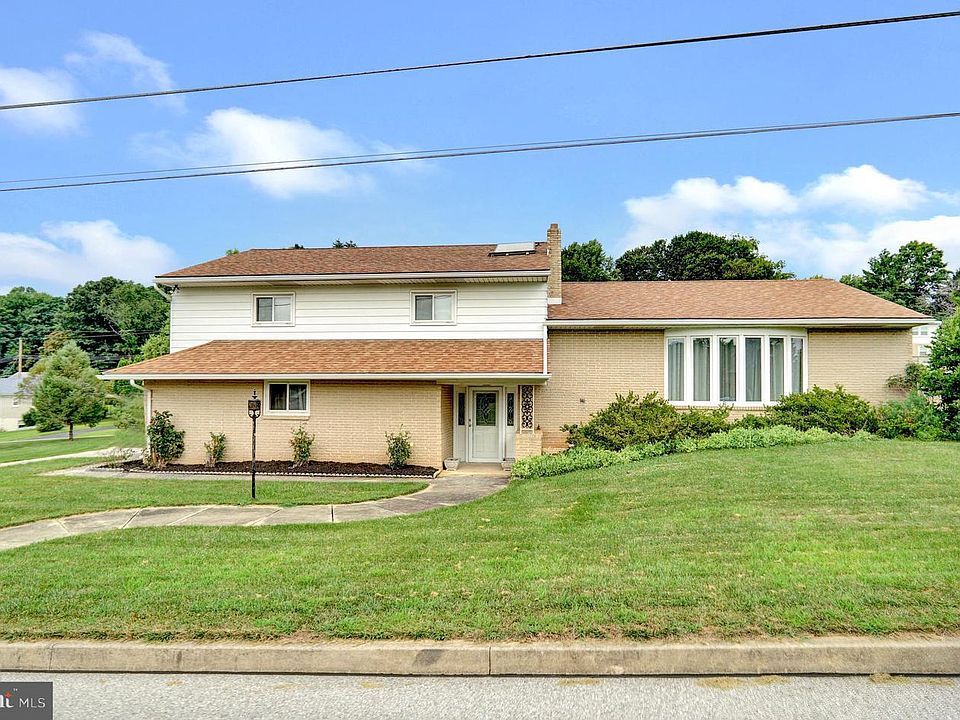 1st image of 36 Circle Dr