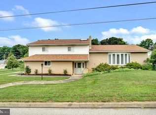 36 Circle Dr, Glen Rock, PA 17327