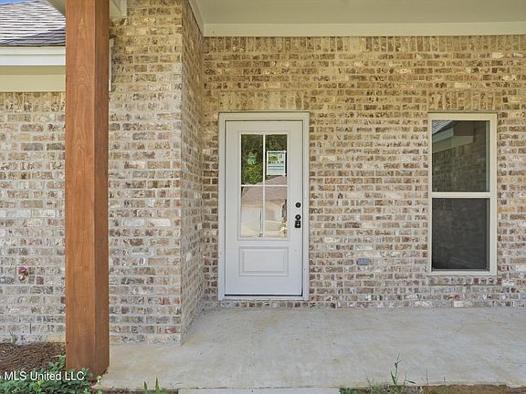 3rd image of 525 Stone Brook Pl