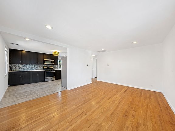 5th image of 6 2nd St #2