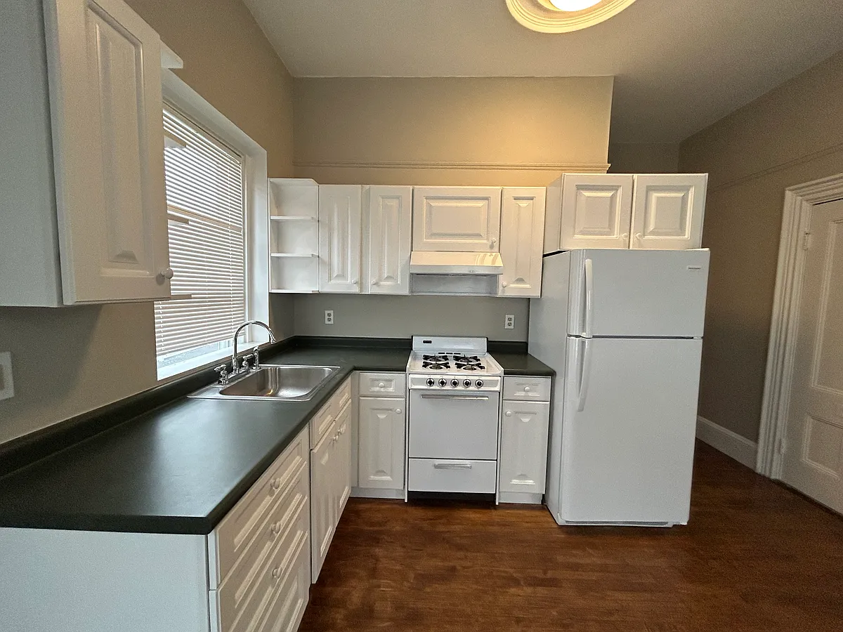 Kitchen - 660 Main St #2