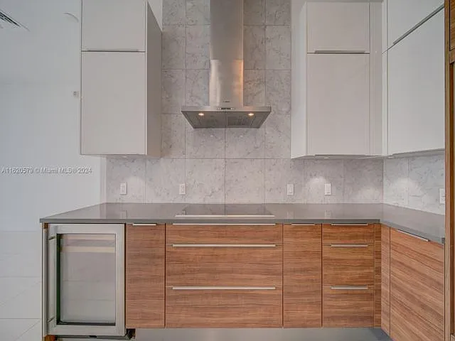 601 NE 27th St — Photo 7